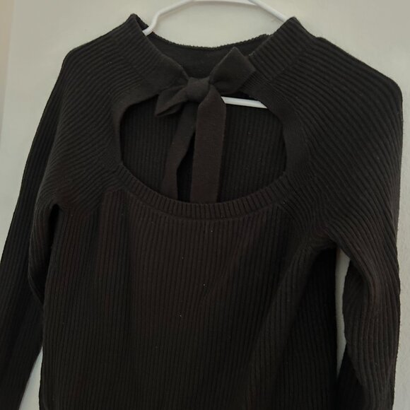 Keyhole back tie sweater with bow - Picture 1 of 3